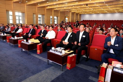 加強(qiáng)會(huì)展業(yè)聯(lián)動(dòng)，服務(wù)長(zhǎng)三角區(qū)域一體化發(fā)展國(guó)家戰(zhàn)略——長(zhǎng)三角會(huì)展研究院與長(zhǎng)三角會(huì)展聯(lián)盟成立大會(huì)在上海對(duì)外經(jīng)貿(mào)大學(xué)隆重舉行